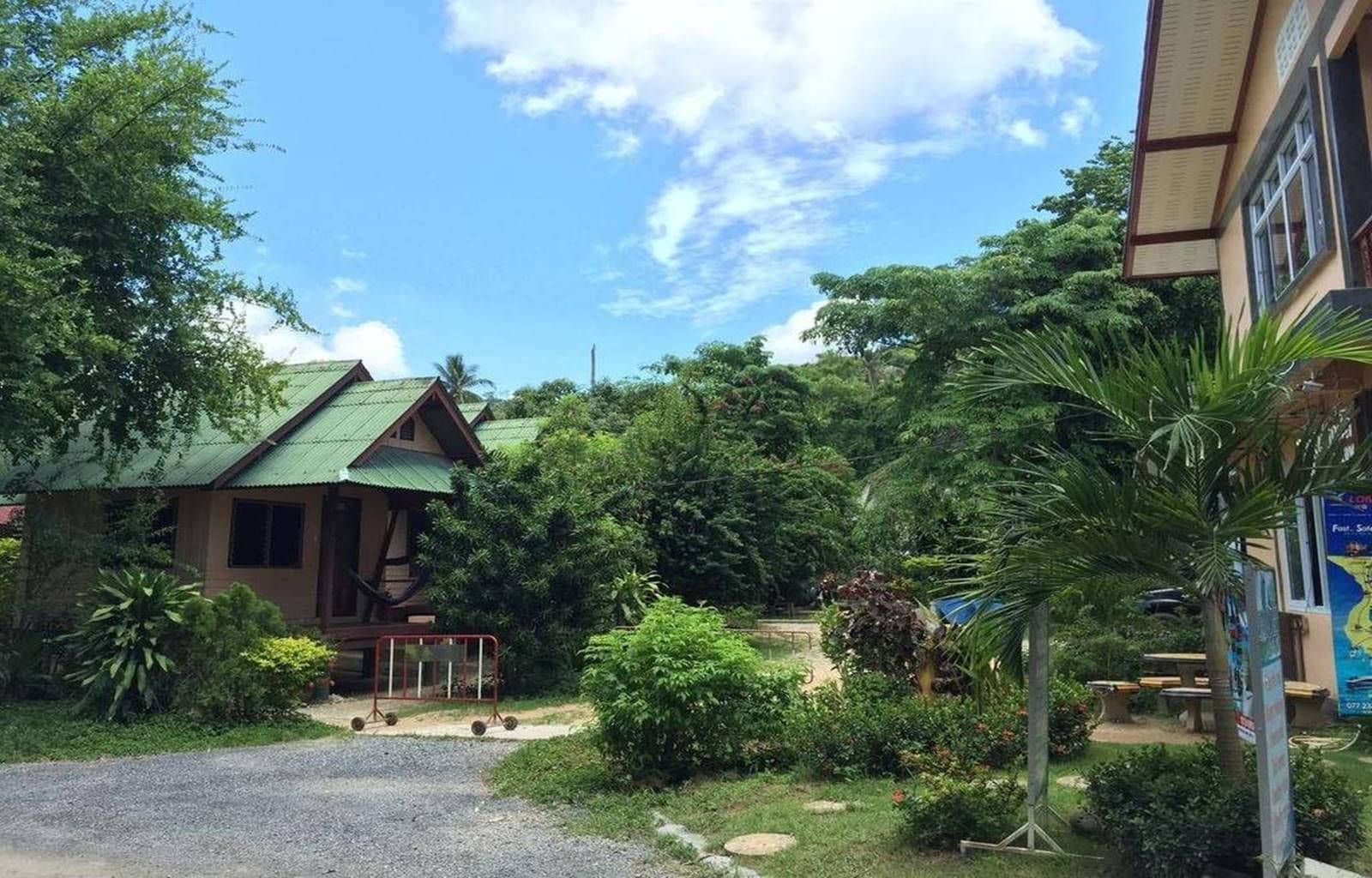 Sandee Bungalow Sandee Bungalow