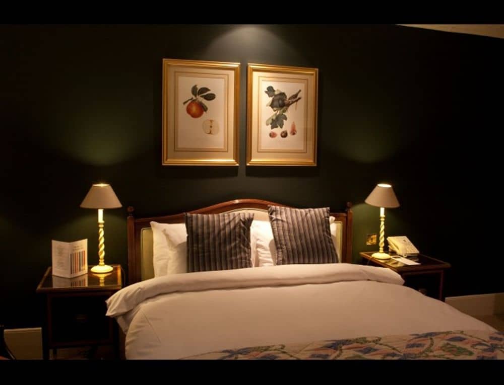 The red lion hotel