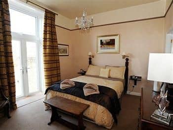 Chinthurst B&B - Guest house