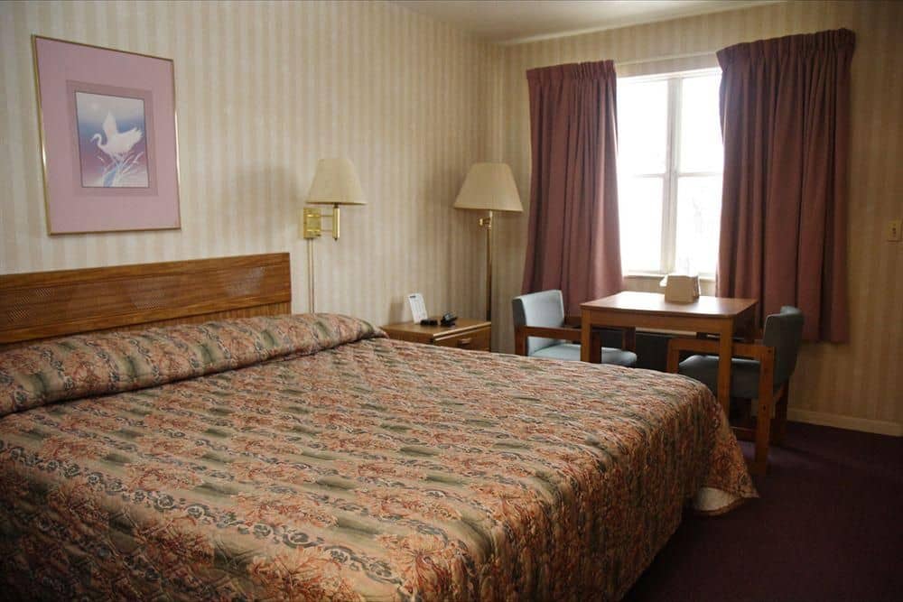 Country Club Inn And Suites