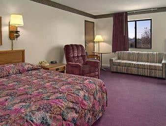 Super 8 Higginsville Mo