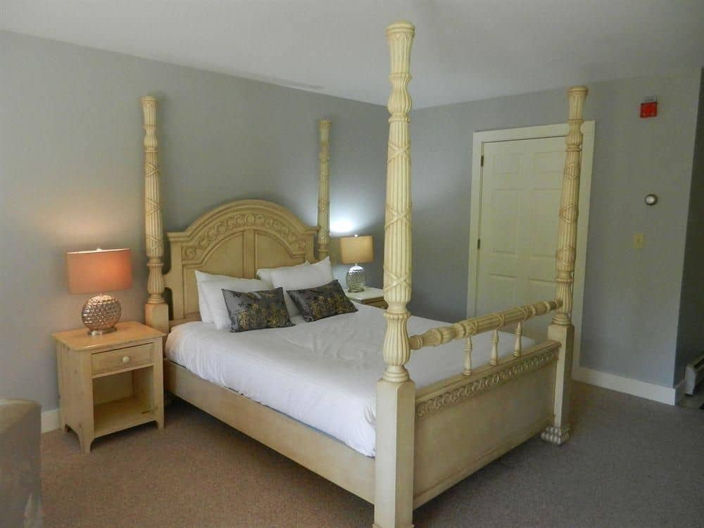 Ten Acres Lodge Ten Acres Lodge