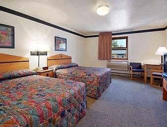 Super 8 Motel - Atlantic