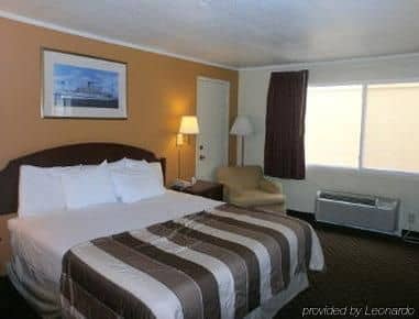 KNIGHTS INN DODGE CITY KNIGHTS INN DODGE CITY