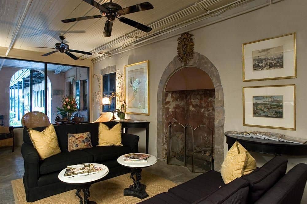 BATTERY CARRIAGE HOUSE INN