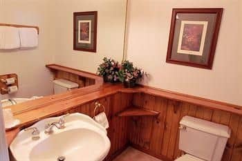 Sybaris Pool Suites Mequon