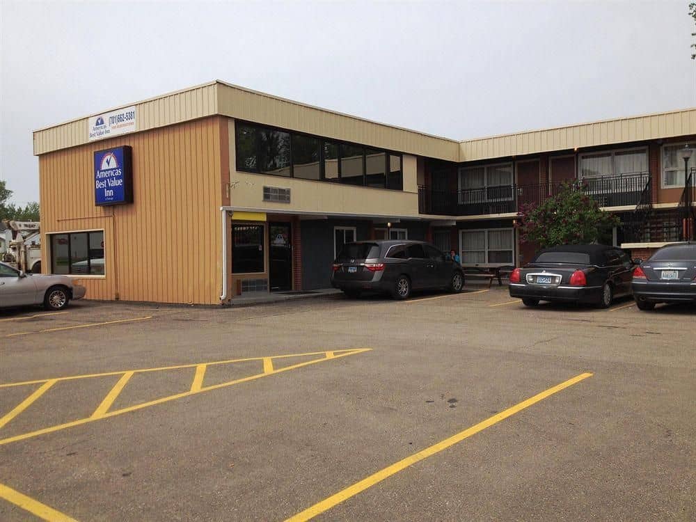 DAYS INN DEVILS LAKE