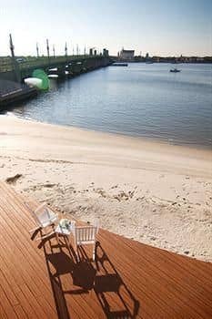 Edgewater Inn