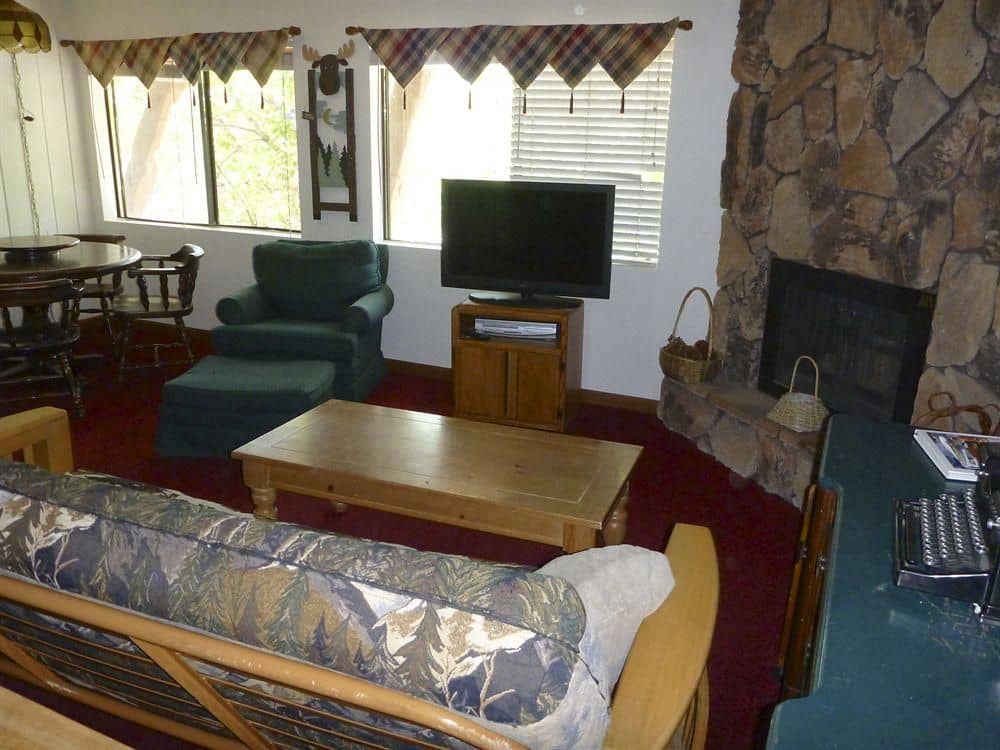 Big Bear Village Lodge
