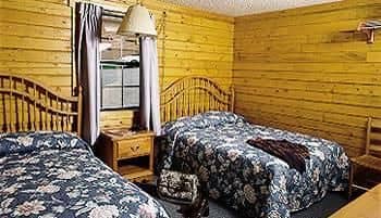 Trail's End Log Cabins