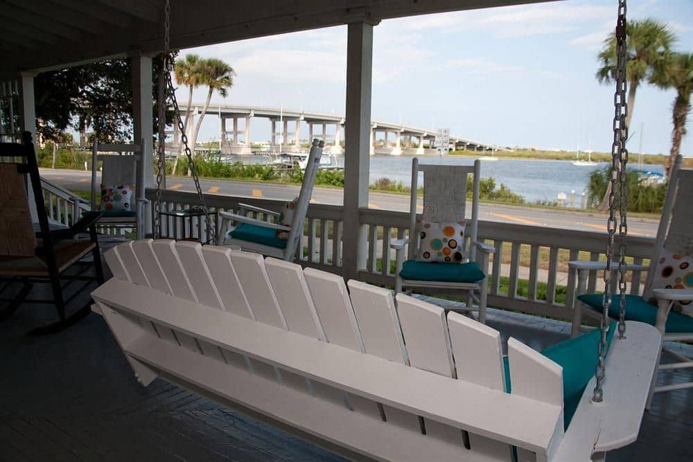 NIGHT SWAN INTRACOSTAL B AND B