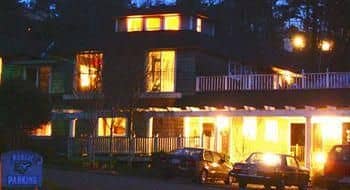 Salmonberry Inn & Beach House