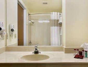 RAMADA WILLIAMS RAMADA WILLIAMS