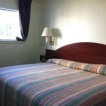 Oaktree Inn and Suites