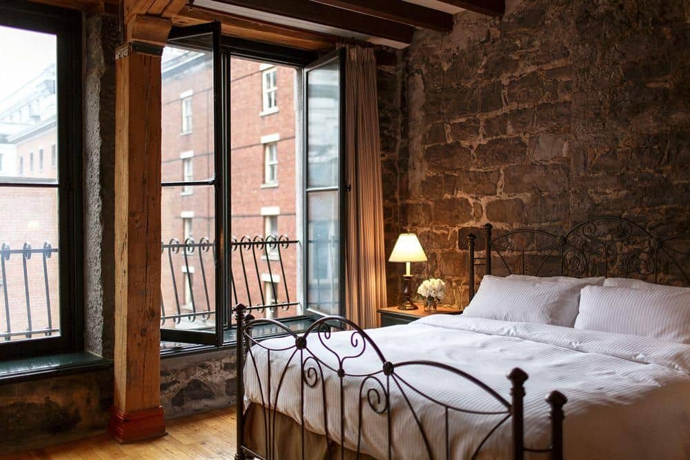 Auberge Du Vieux-Port Hotel