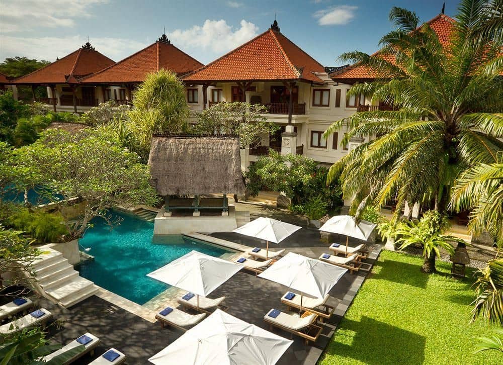 ปุรีซานเตรียนบีชรีสอร์ทแอนด์สปา