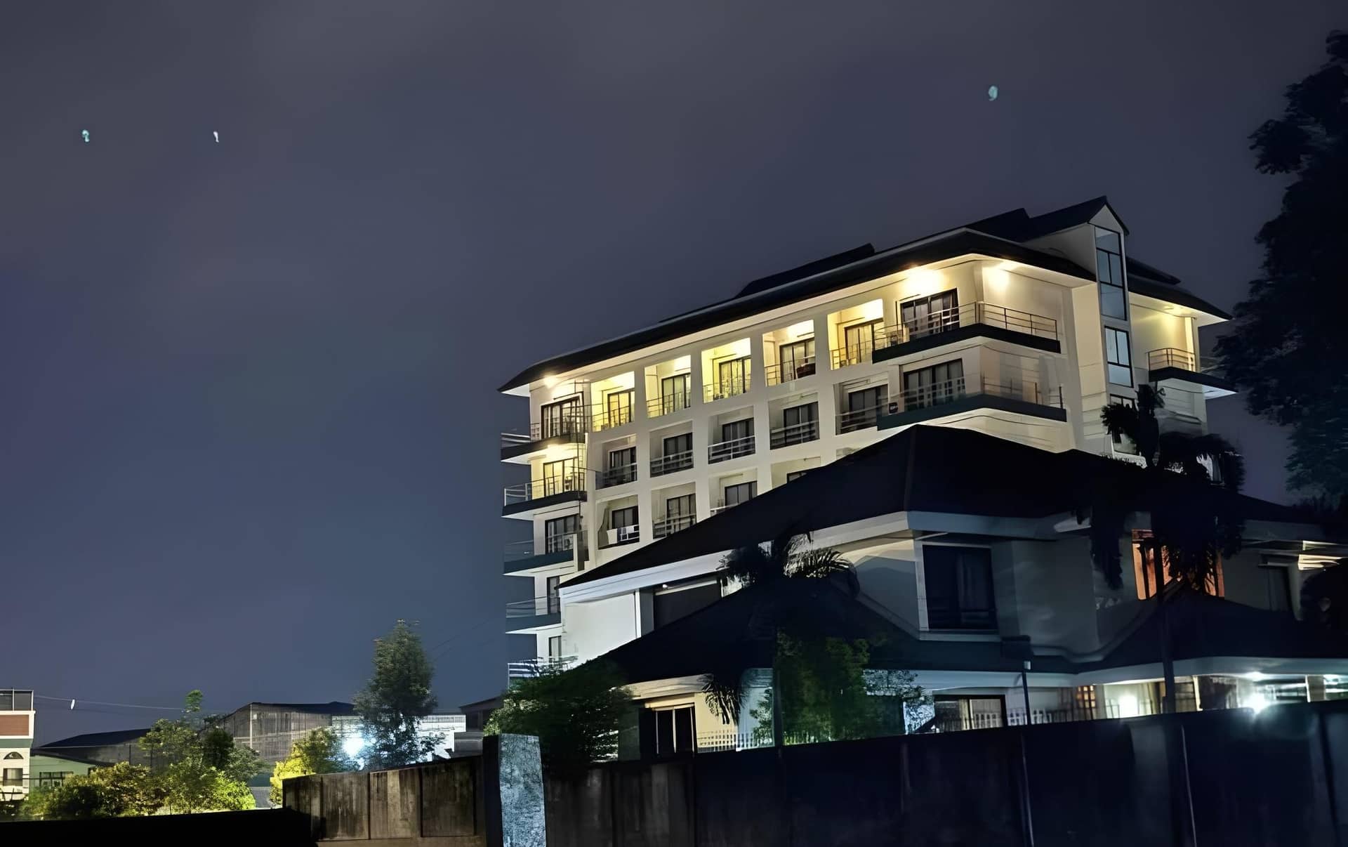 Maneerote Hotel Surin