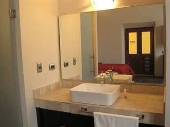 Monteleon Hotel and Suites