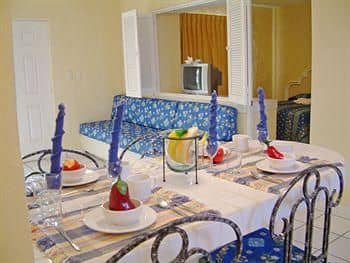 Hotel Cerritos Resort