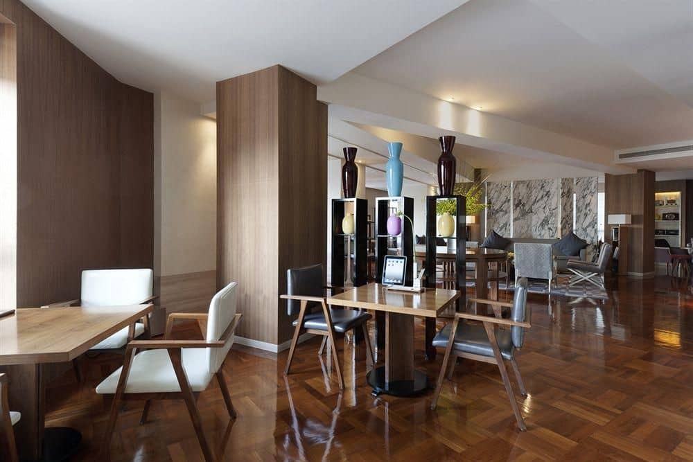 Les Suites Orient, Bund Shanghai