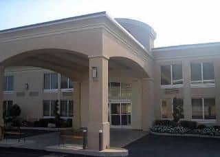 Clarion Inn And Summit Center