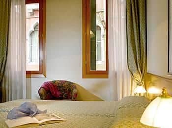 Hotel Commercio e Pellegrino