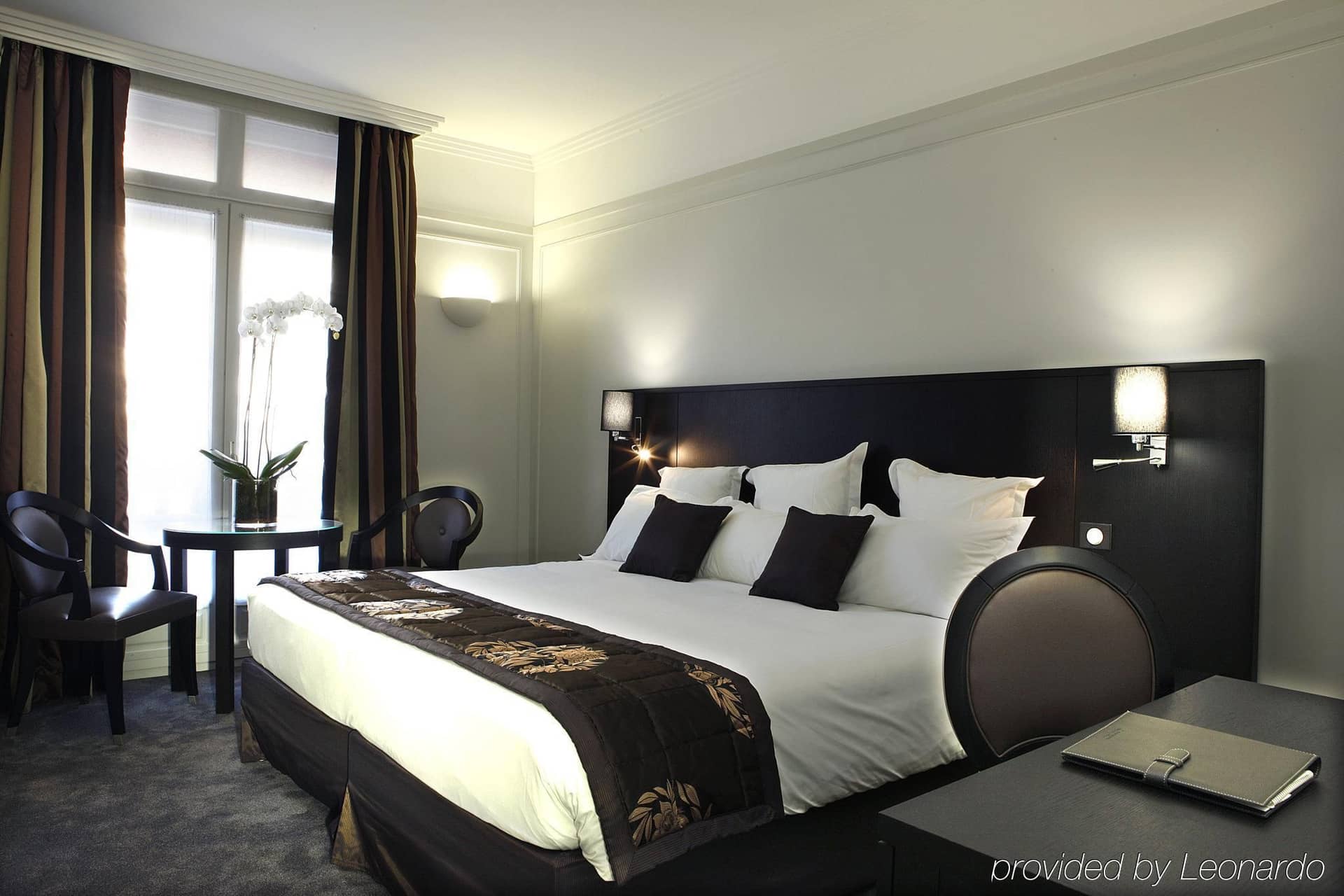 California Champs-Elysees Hotel