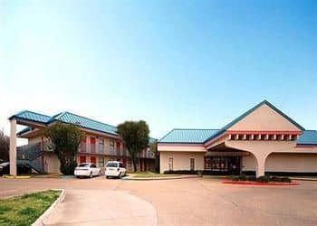 Econo Lodge Inn & Suites