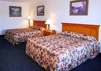 Econo Lodge Inn & Suites