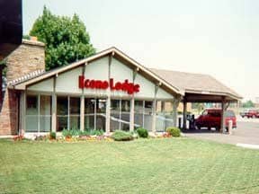 Econo Lodge South