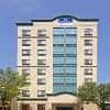 Marco LaGuardia Hotel & Suites