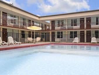 Days Inn Bristol Parkway