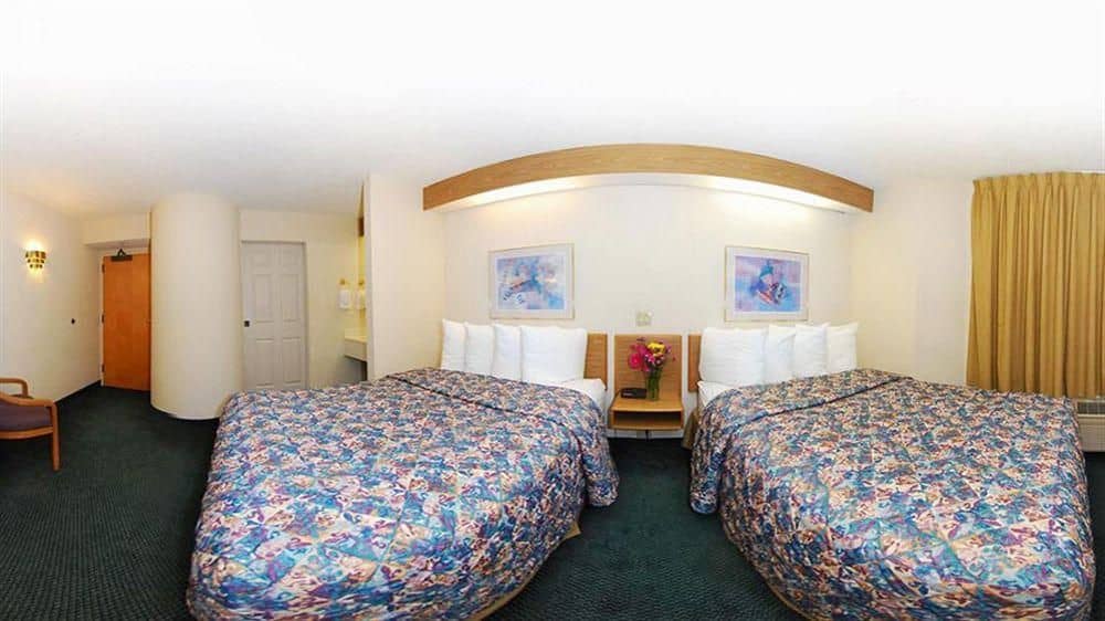 Econo Lodge  Inn & Suites