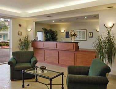 Howard Johnson Inn and Suites Beaumont TX