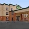 Wingate Hotel