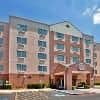 Fairfield Inn Suites Airportnorth Star Mall
