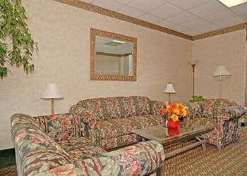 Econo Lodge South