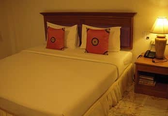 โรงแรม ชินาชาติ