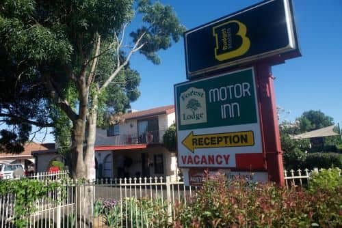Forest Lodge Motor Inn & Restaurant