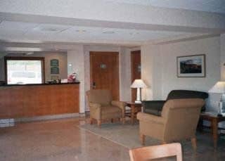 Econo Lodge  Inn & Suites