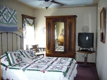 The Victorian Gold Bed and Breakfast The Victorian Gold Bed and Breakfast
