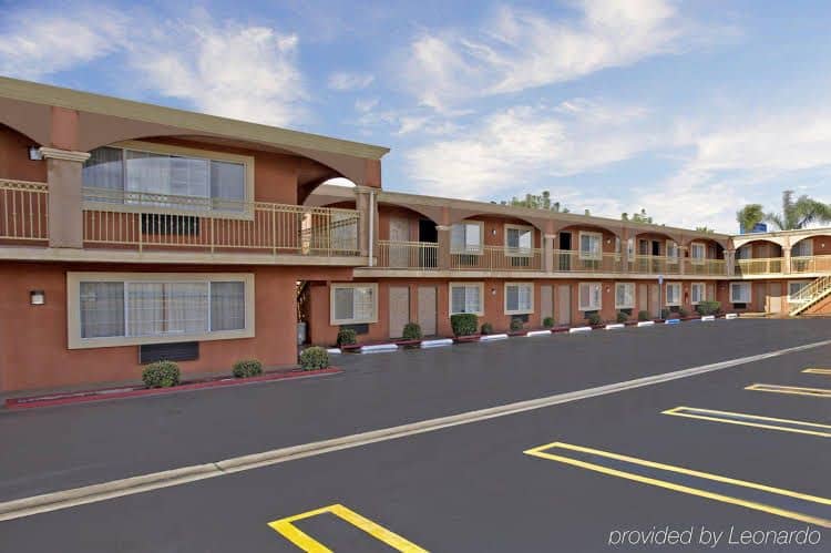 Legacy Inn and Suites