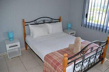 ShortStays Select Miss Majestic ShortStays Select Miss Majestic