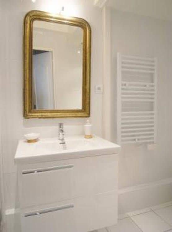 One-Bedroom Apartment Downtown