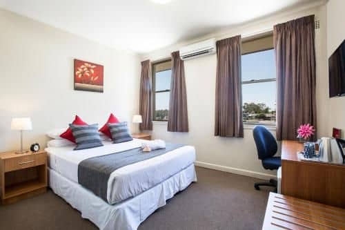 พริตชาร์ดส โฮเต็ล