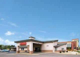 Econo Lodge  Inn & Suites