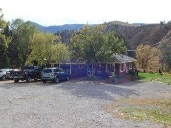 North Yellowstone Lodge and Hostel