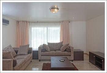 Amara Suites (Cameron Road)