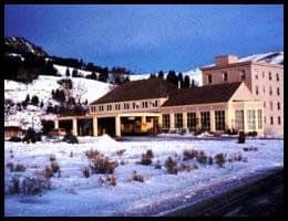 Mammoth Hot Springs Hotel