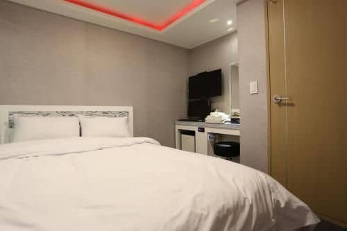 Top Hotel Myeongdong